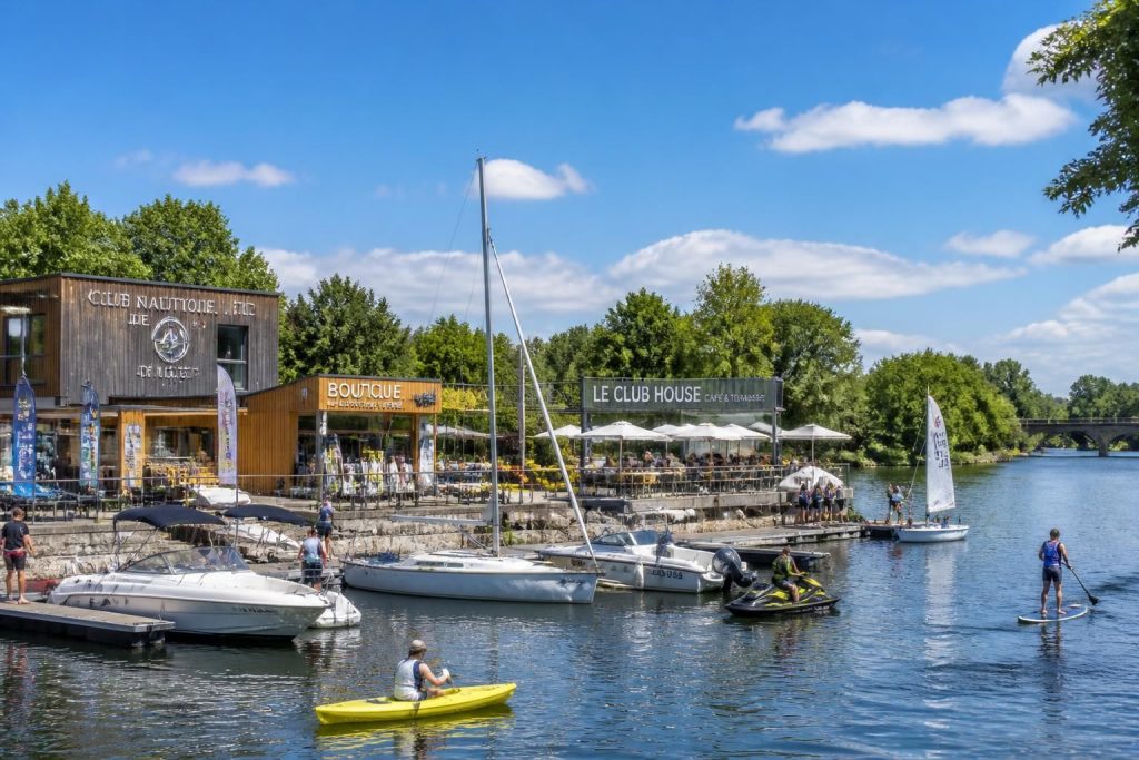 découvrez le port de plaisance de metz et profitez d'un guide complet des activités nautiques et des services disponibles pour une expérience inoubliable au bord de l'eau.