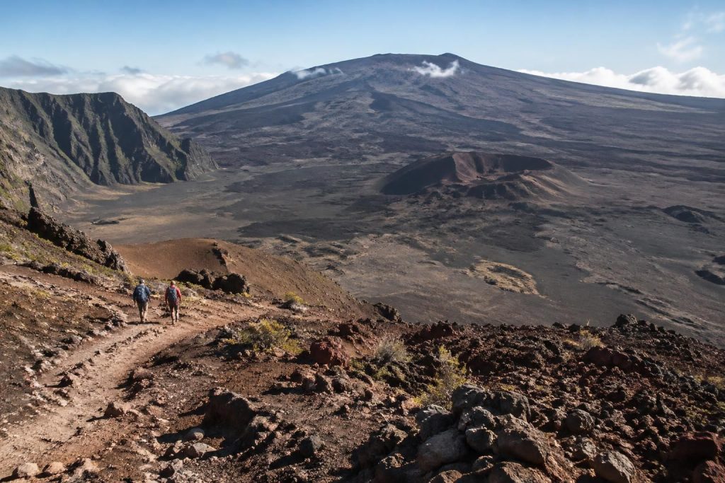Massif du Piton de la Fournaise : explorer ce volcan emblématique